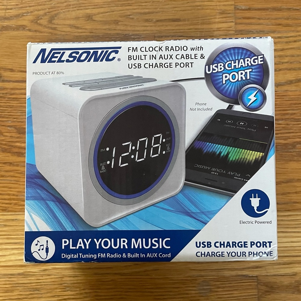 NWT Nelsonic FM Clock Radio with Built in Aux Cable & USB Charge Port